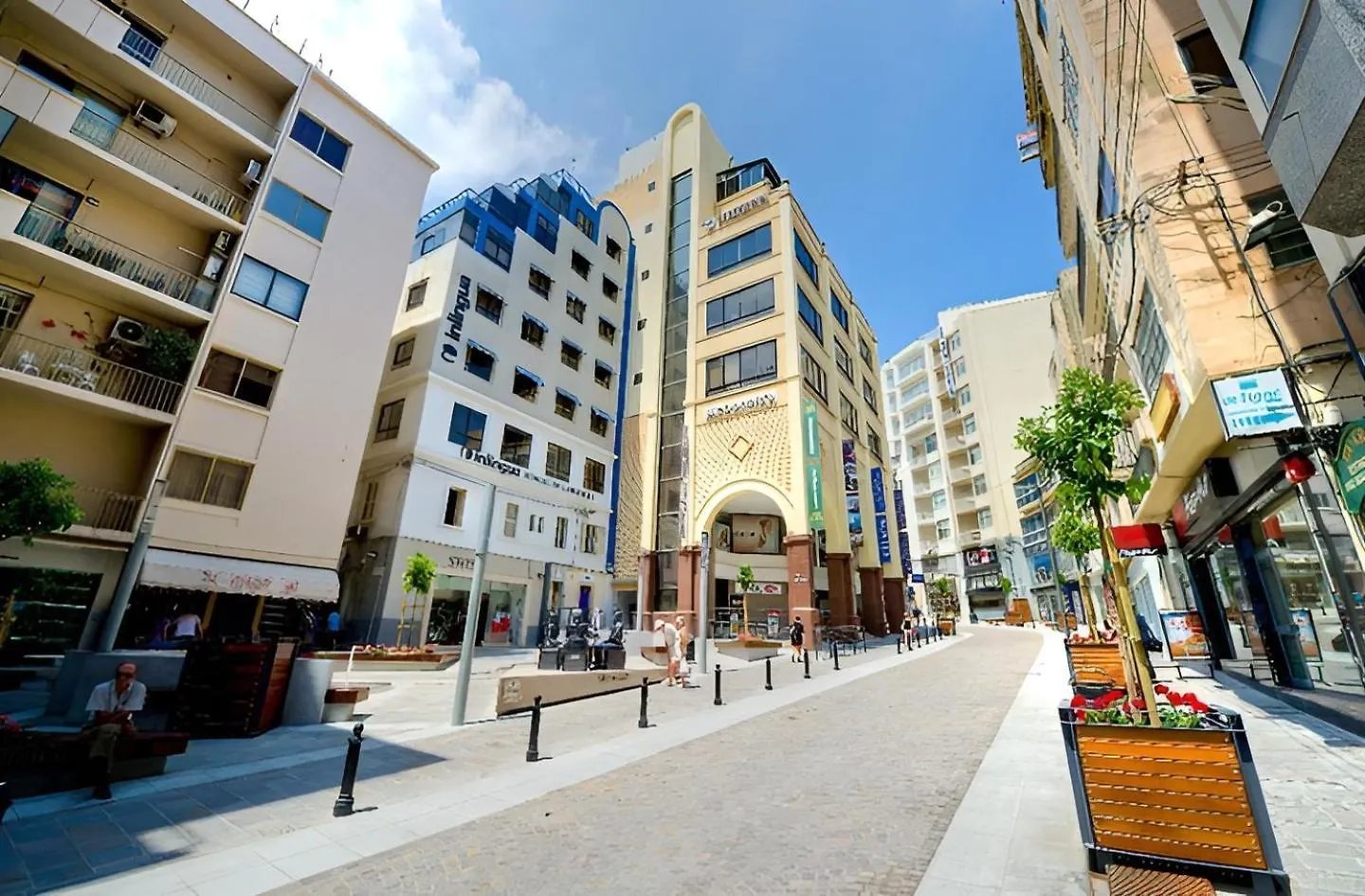 Chic Retreat In The Heart Of Tigne Sliema Apartment Malta