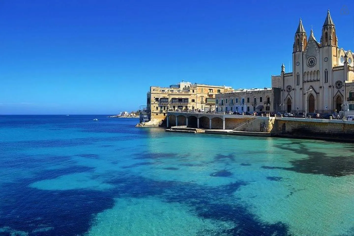Chic Retreat In The Heart Of Tigne Sliema Apartment
