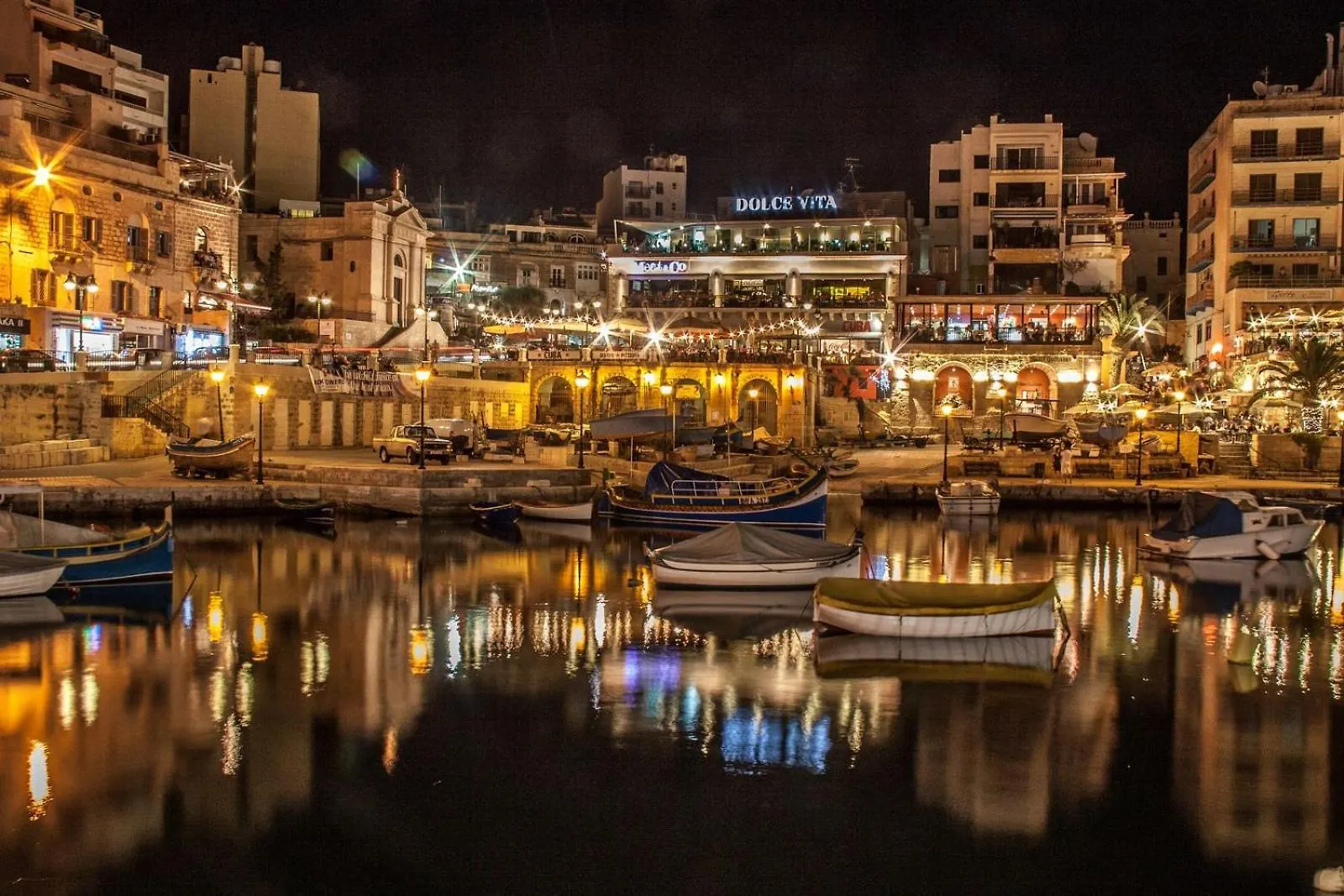 Chic Retreat In The Heart Of Tigne Sliema Apartment Malta